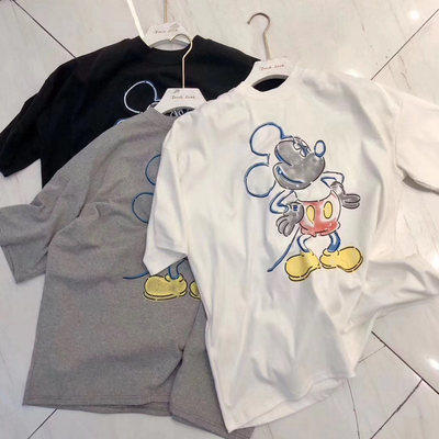 Dame T-shirt med kreativ Mickey Mouse print og afslappet pasform Stilla
