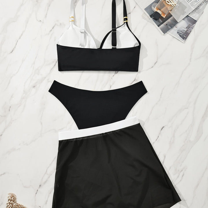 Dame Sporty Bikini med afslappet indpakningsskørt Skovae