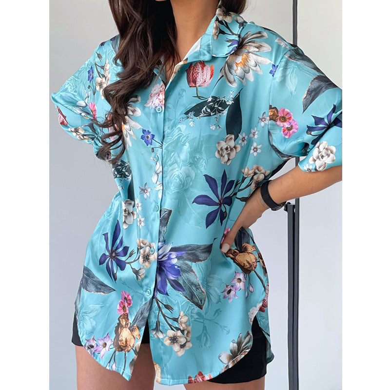 Dame fritidsbluse med floralt design og løs pasform Stilla