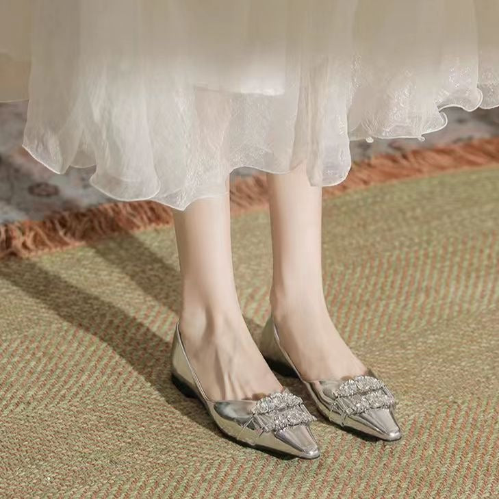 Damernes elegante spidse ballerinaer med dekorativ sløjfe Stilla