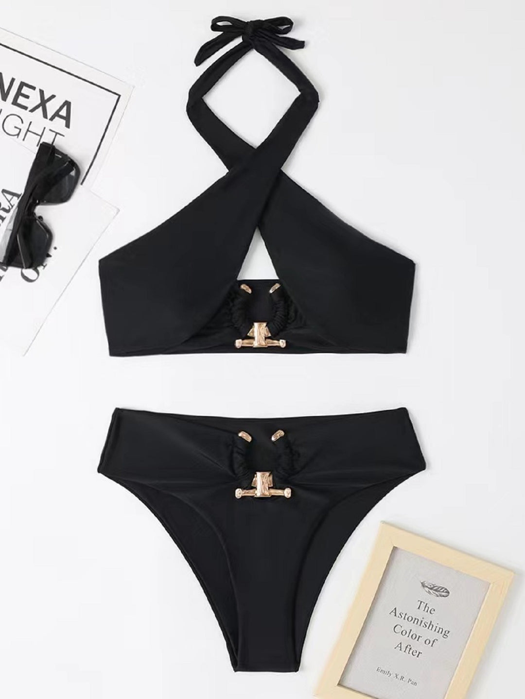 Femme Stylishes Halter-Neck Bikini-Sæt med unik lukning Stilla