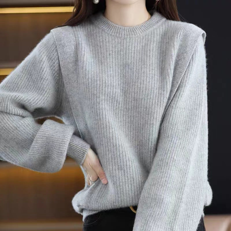 Kvinders afslappede strikket sweater med moderne ribmønster og bredskårne ærmer Stilla