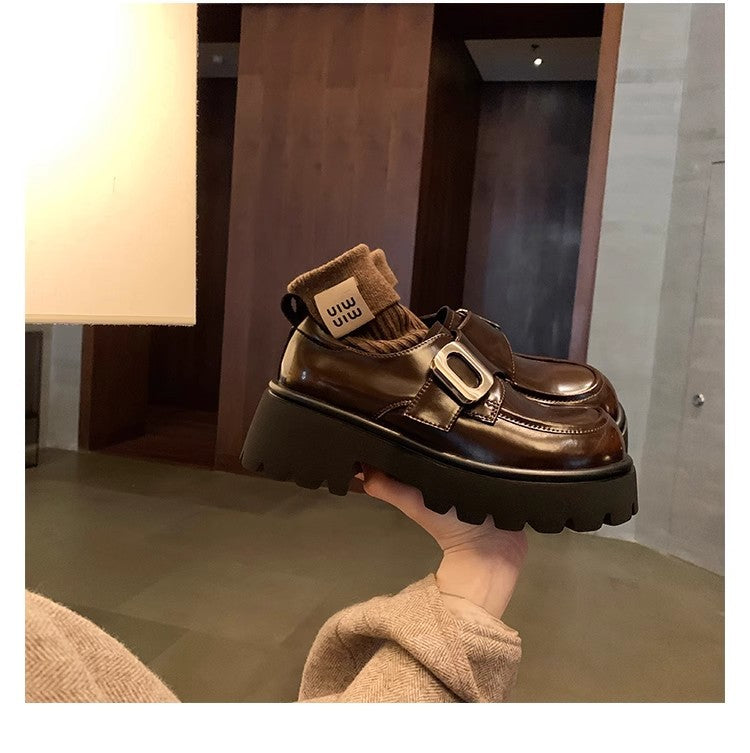 Dame Chunky Loafers med fashionable spændelement og robust sål Stilla