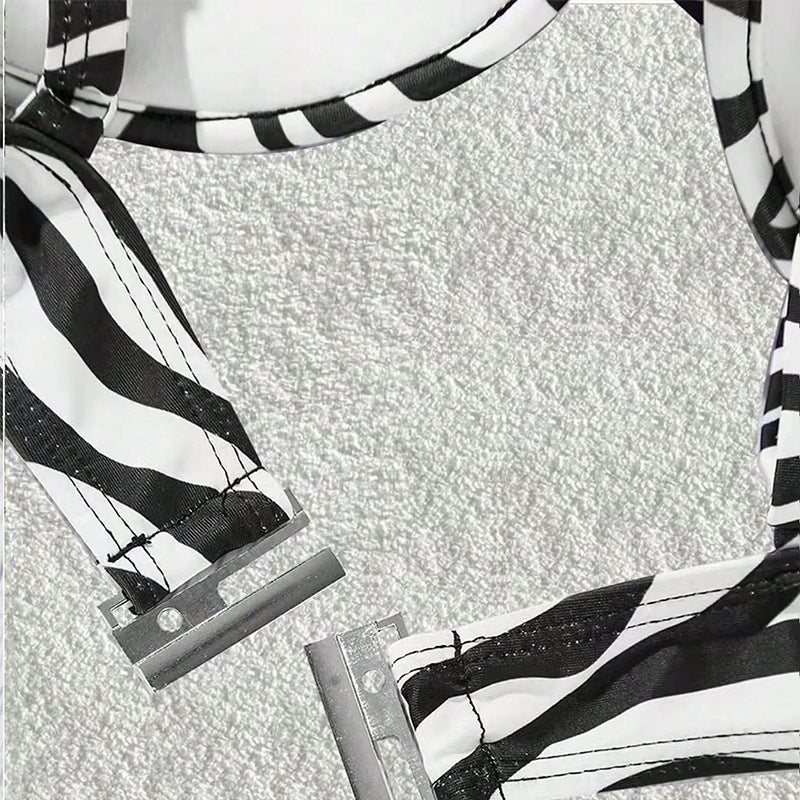 Dame triangel-bikini med raffinerede flæser og trendy zebramønster Skovae