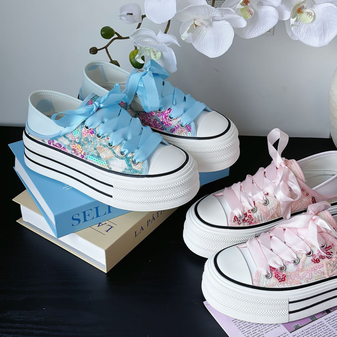 Dame Sneakers med florale accenter og dekorative satin snørebånd Stilla