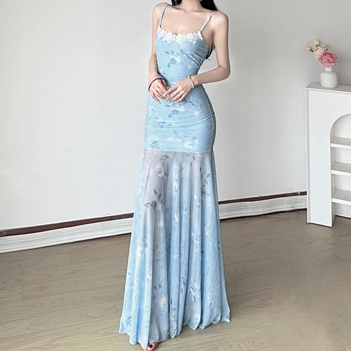 Dame maxikjole med floralt print og elegant spidskant Skovae