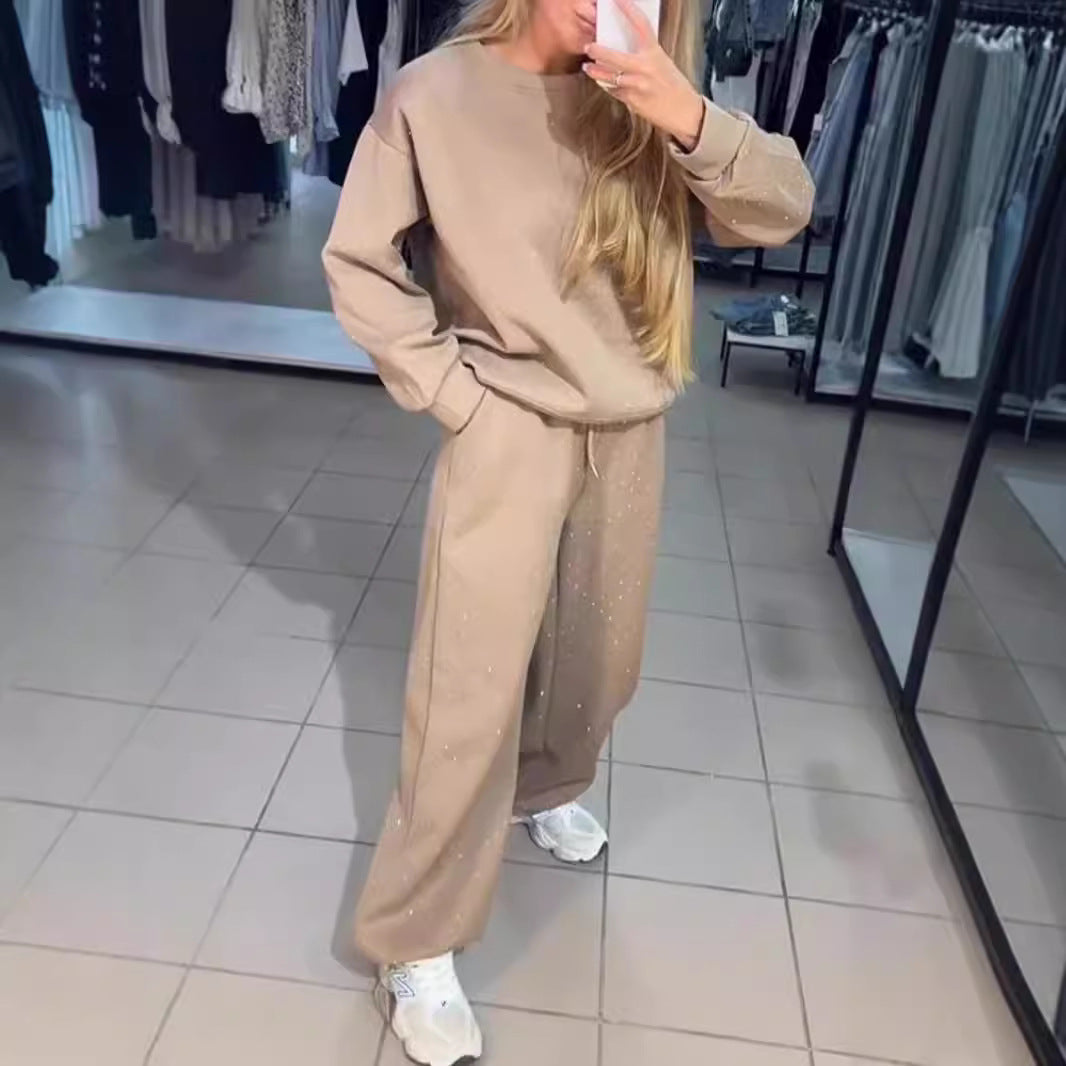 Kvinders sporty lounge sæt med glitrende detaljer og løs pasform Stilla
