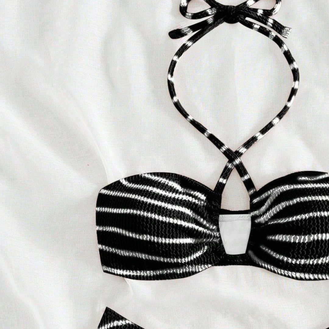 Dame Bandeau-bikini med legende design og trendy bindebånd Skovae