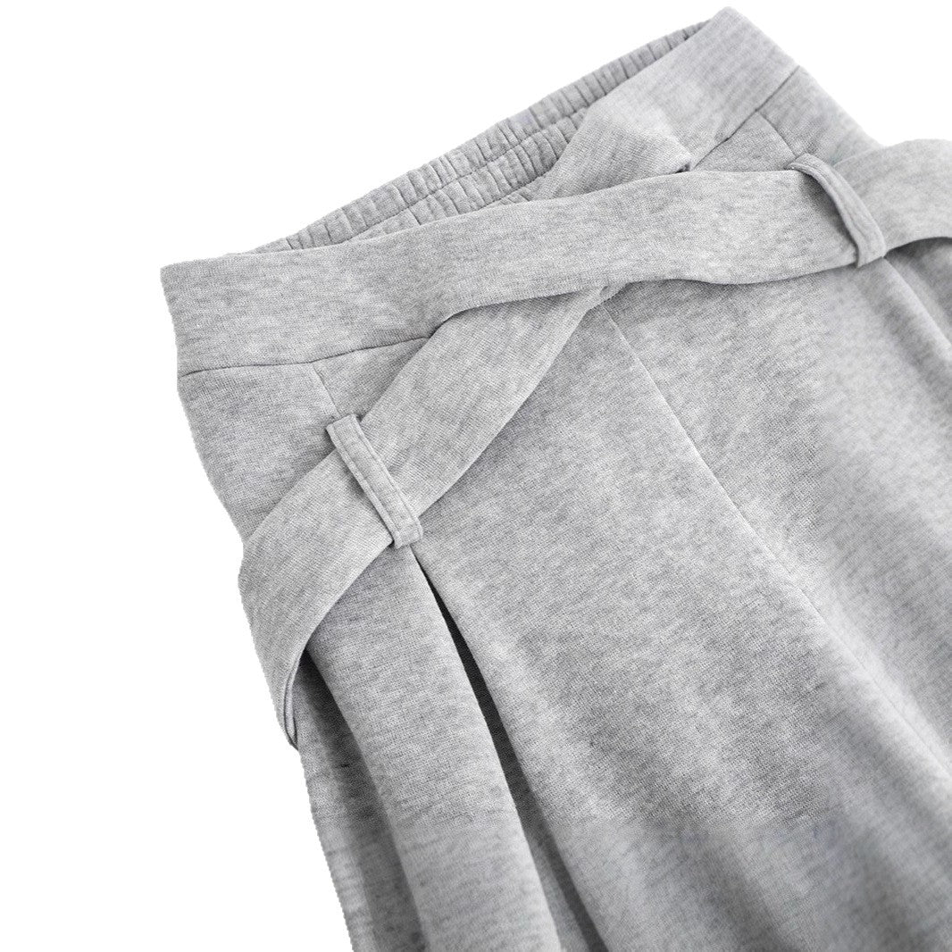 Dame joggingdragt med oversized pasform og trendy detaljer Skovae