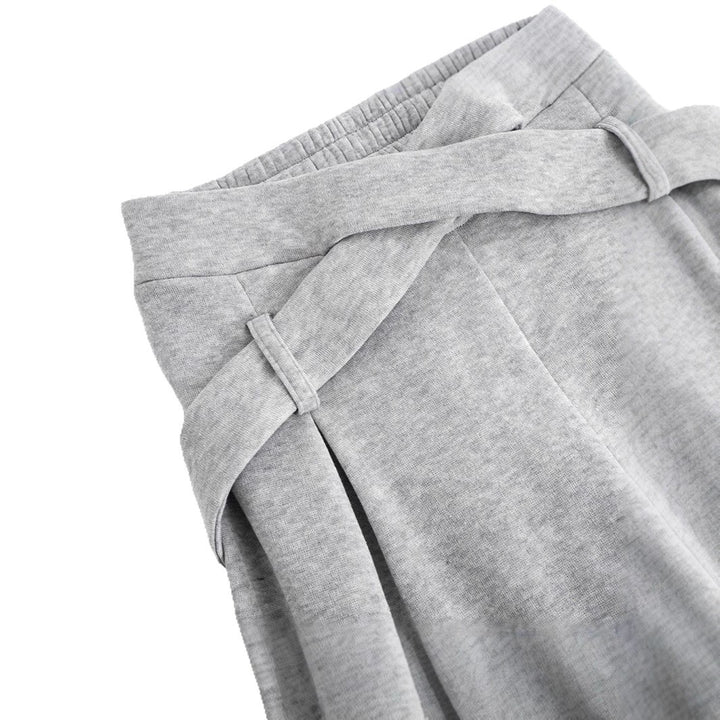 Dame joggingdragt med oversized pasform og trendy detaljer Skovae