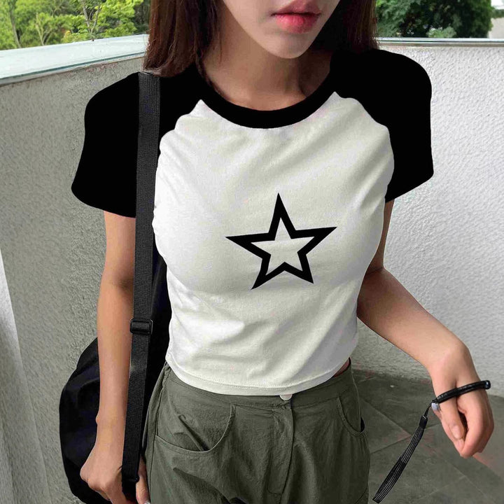 Dame Crop-T-Shirt med stilfuldt stjernemotiv og behagelig pasform Skovae