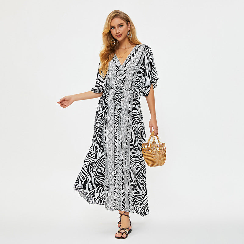 Dame maxikjole med detaljeret zebra-print og elegant snøring Stilla