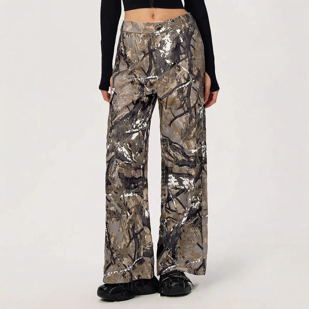 Kvindernes brede cargo bukser med moderne camouflage design Stilla