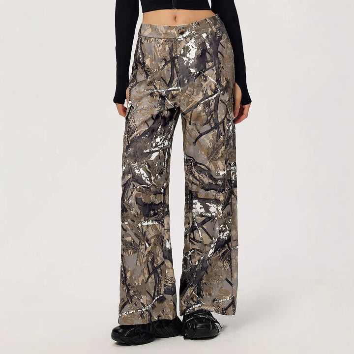 Kvindernes brede cargo bukser med moderne camouflage design Stilla