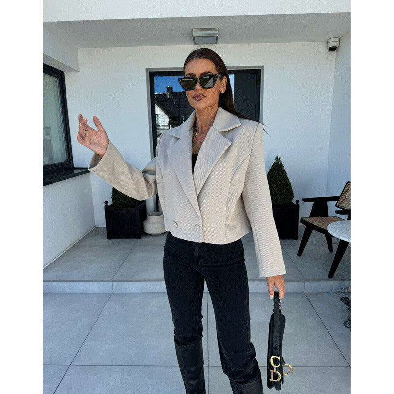 Dame moderigtig kort blazer Stilla