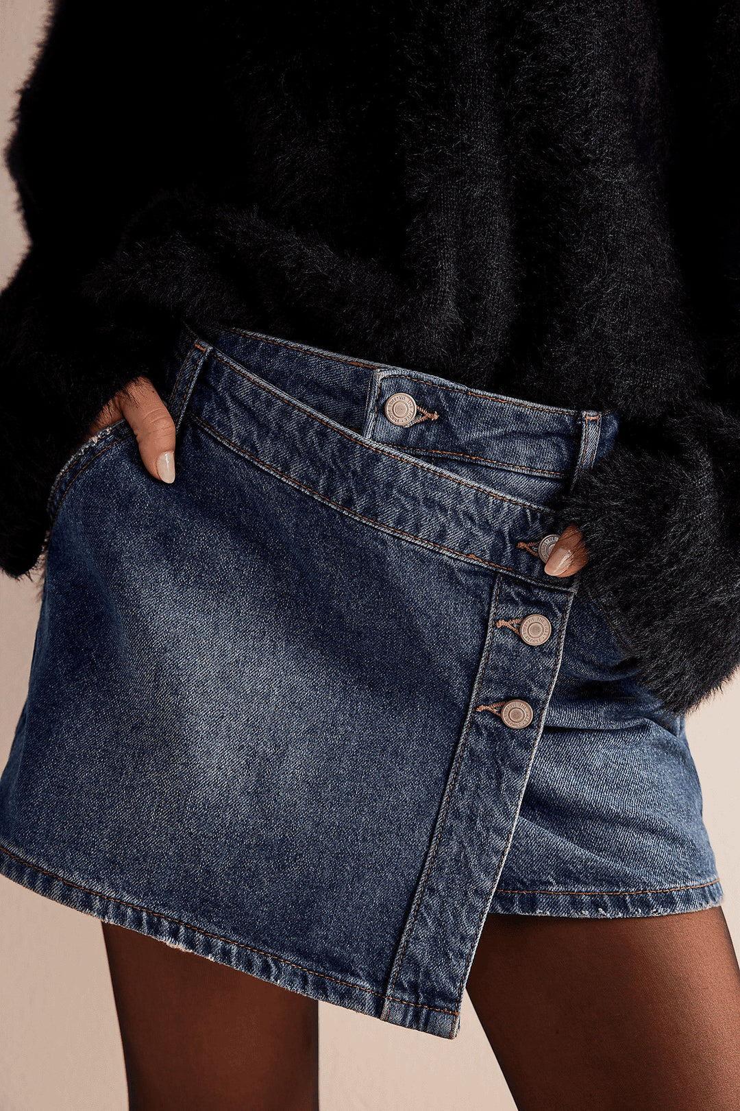Dame mode A-linje denim nederdel med asymmetrisk knapdesign og praktiske lommer Skovae