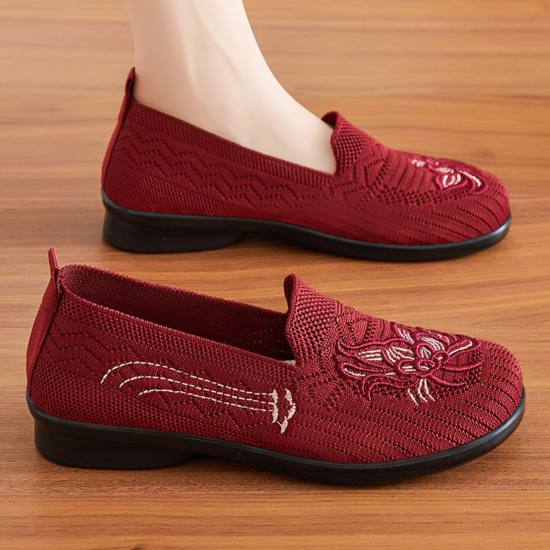 Dame Komfortable og stilfulde slippers med fin broderi Stilla