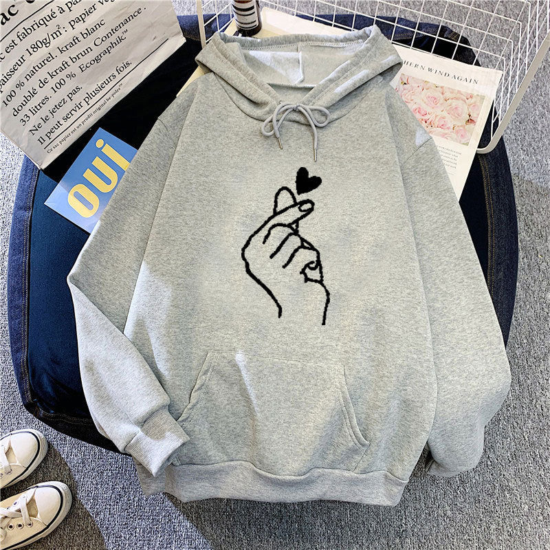 Kvinders hoodie med kreativ håndgrafik Skovae