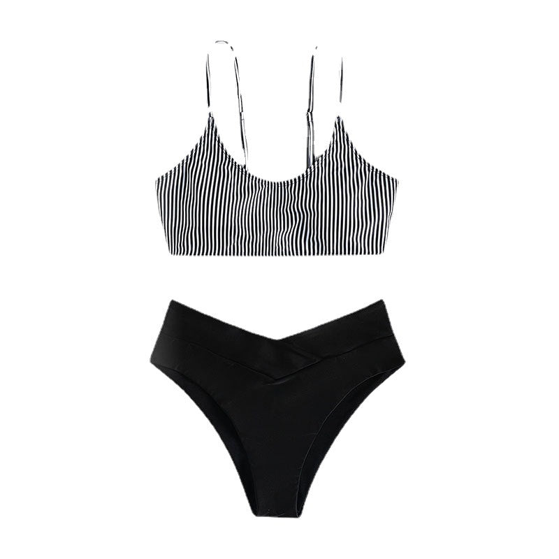 Dame Bikini sæt med raffineret bærerdesign og højtaljede trusser Skovae