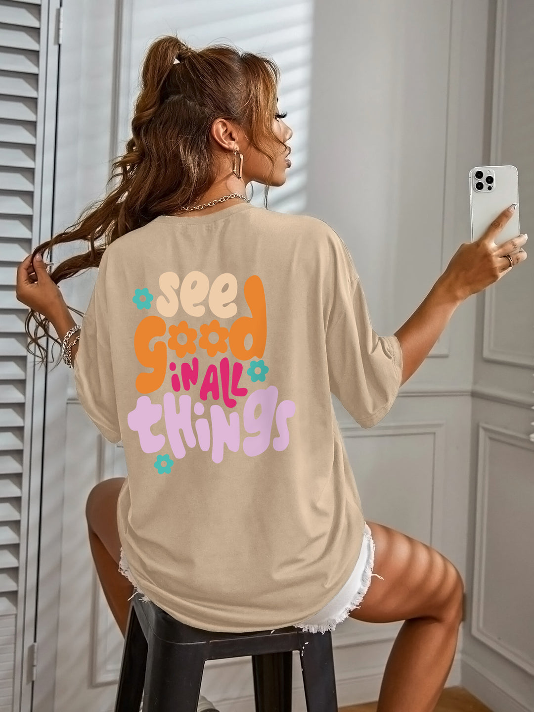 Dame afslappet T-shirt med motiverende tekst og oversized snit Stilla