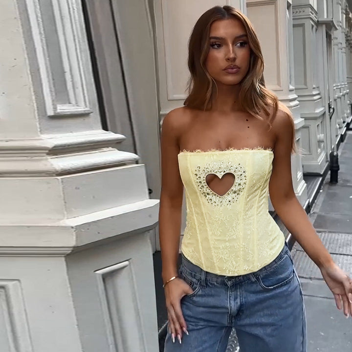 Kvinders bustier top med hjerteformet udskæring og elegante rhinsten detaljer