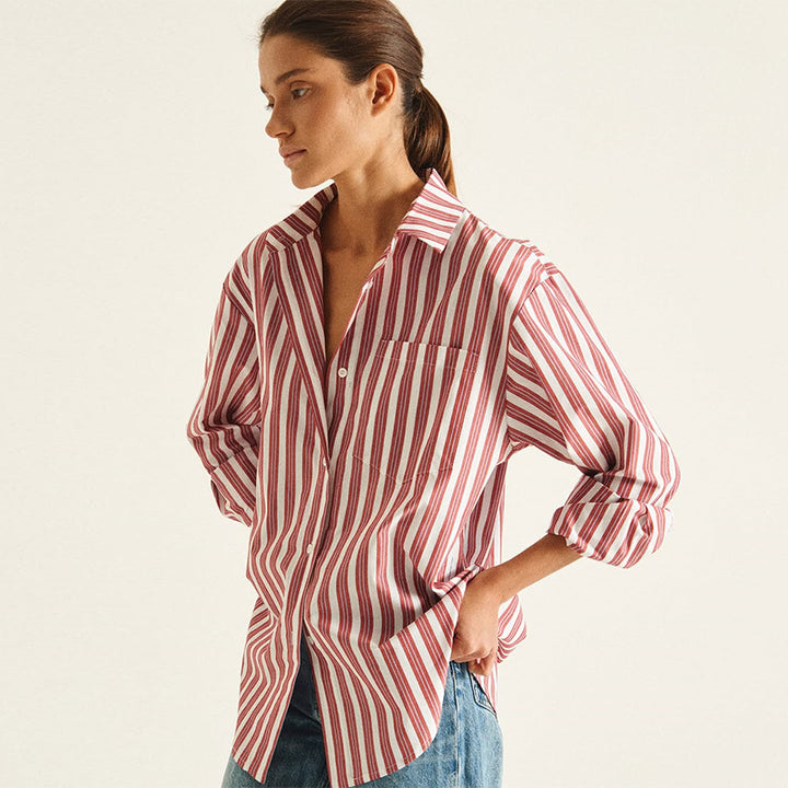 Dame Casual Oversized Skjorte med stribet design og praktiske brystlommer Stilla