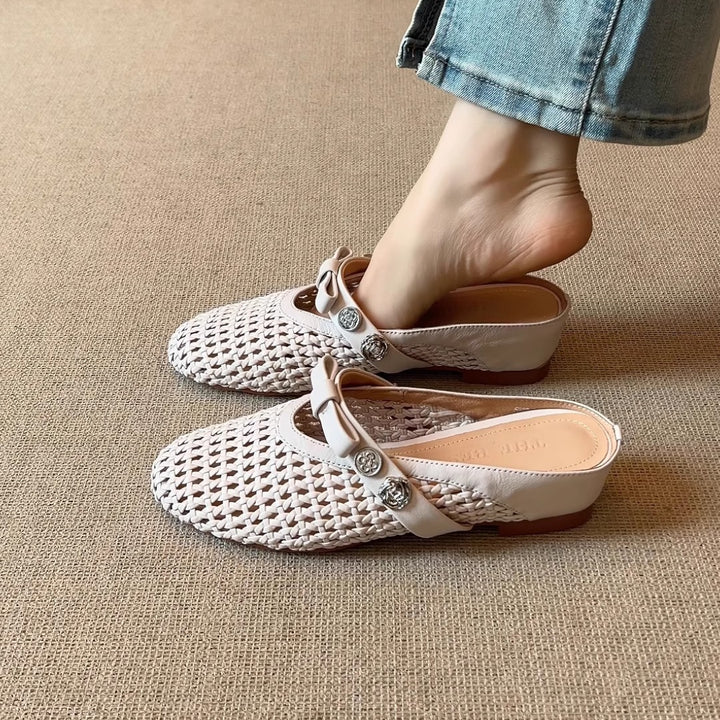 Femme Mesh Slip-On Mules med dekorativ sløjfe- og knapdetalje Stilla