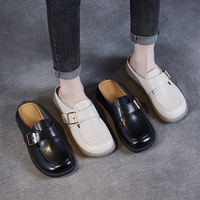 Femme Behagelige Slip-On Clogs med Dekorativ Rem Stilla