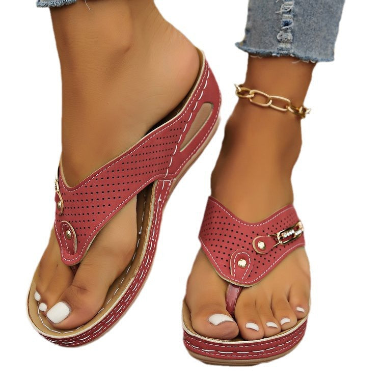Dame komfortable toe-separator-sandaler med moderne remdesign og ergonomisk fodseng Stilla