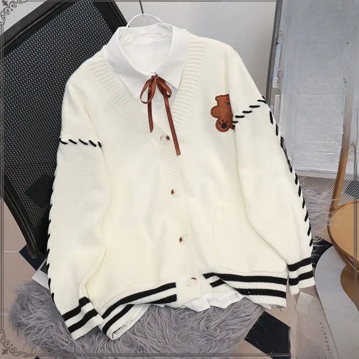 Damer Fluffy cardigan med unikt bjørnemotiv Stilla