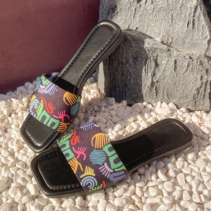 Dame slide-sandaler med trendy kys-motiv og behagelig sål Stilla