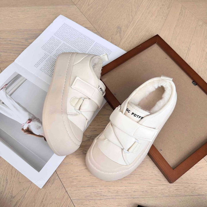 Dame Komfortable Sneakers med blødt indlæg og praktisk velcro Stilla