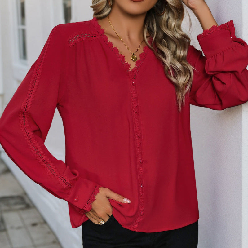 Dame chiffonbluse med fine spidse accenter og knapdetaljer Stilla