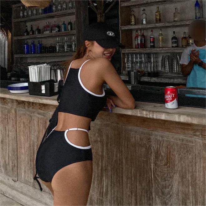 Femme Sporty Cut-Out Bikini Sæt Stilla