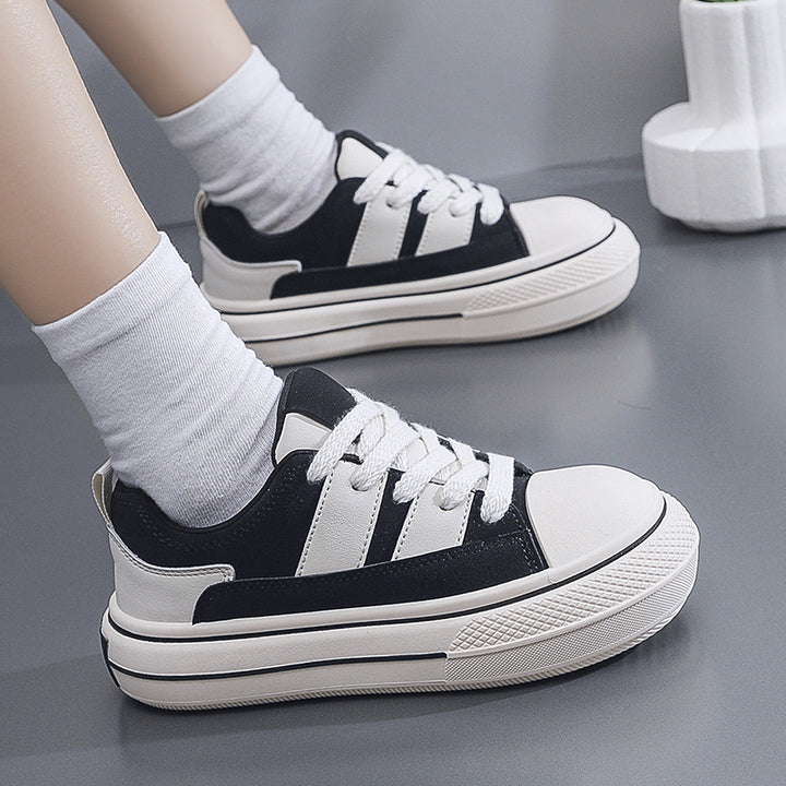 Dame mode Sneakers i sporty-elegant design med tyk gummisål Stilla