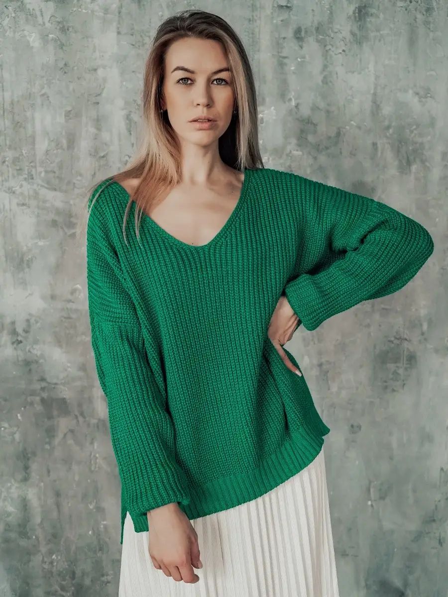 Dame Oversized Strikbluse med asymmetrisk udskæring og brede ribstrikdetaljer Stilla