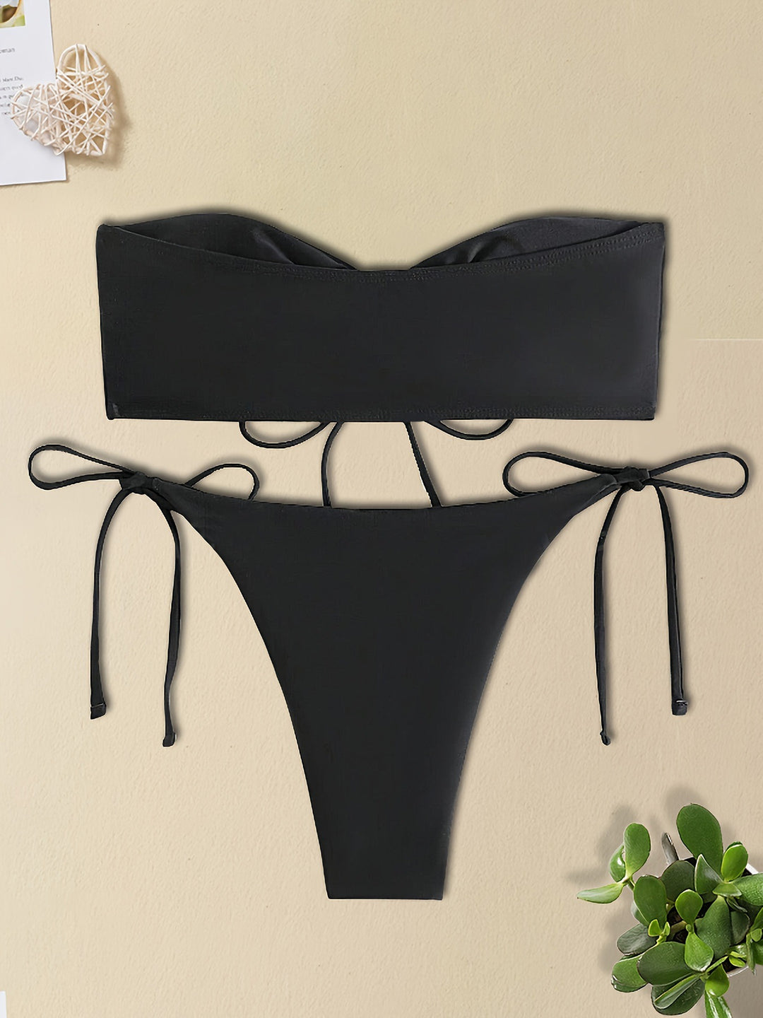 Dame Bandeau-bikini med legende bånd og hel top Stilla