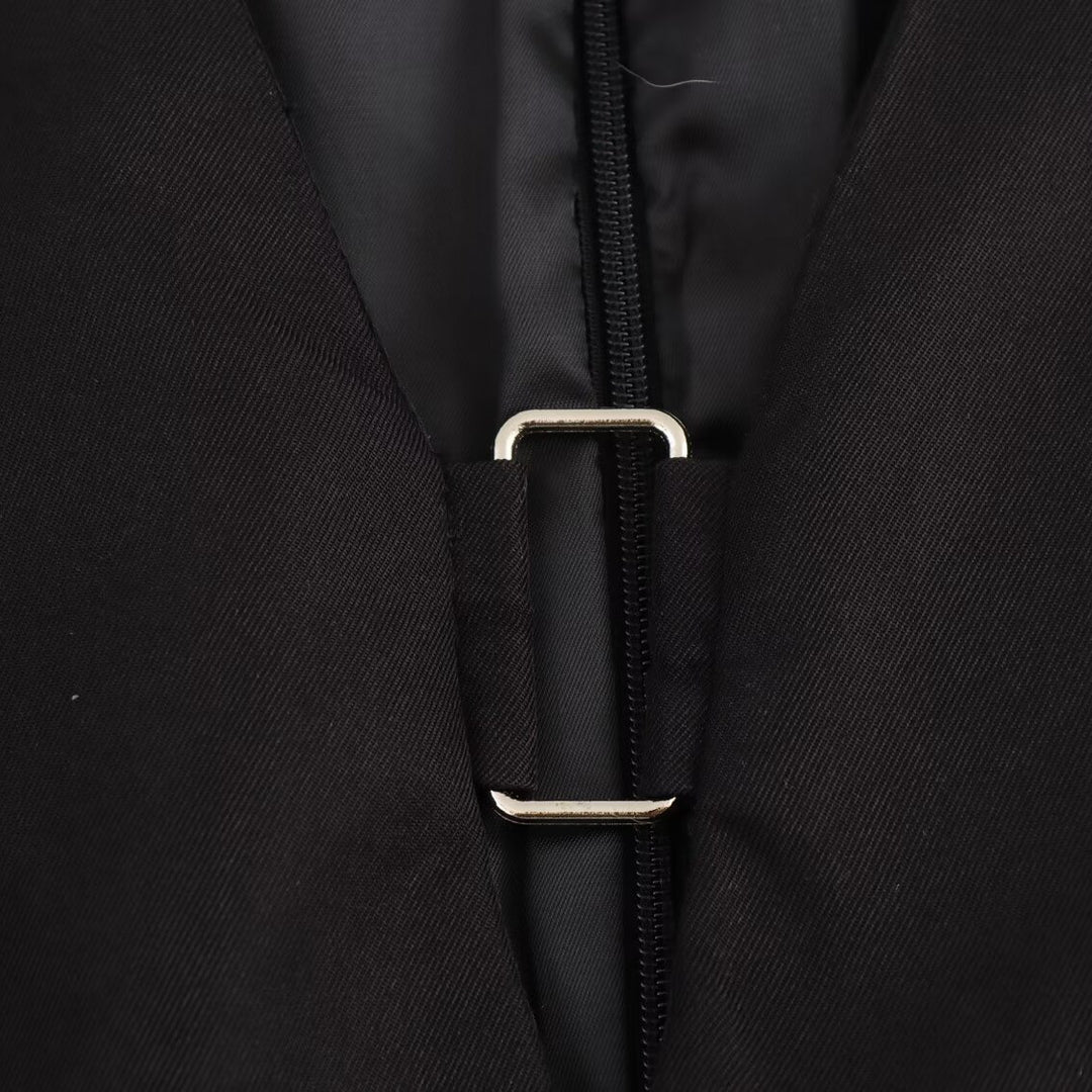 Damer elegant omslagskjole med moderne V-udskæring og udfoldede ærmer Stilla