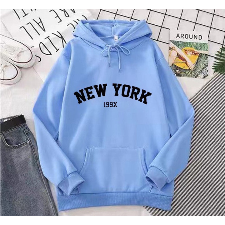 Kvinders hoodie med sporty New York print Skovae
