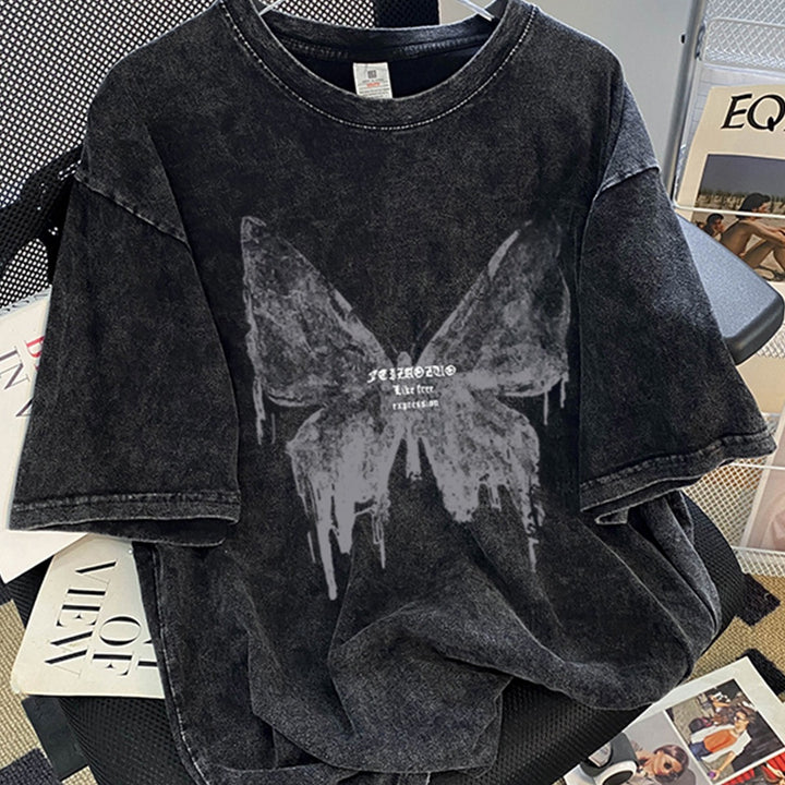 Dame Oversized T-shirt med kunstnerisk sommerfugledesign Stilla