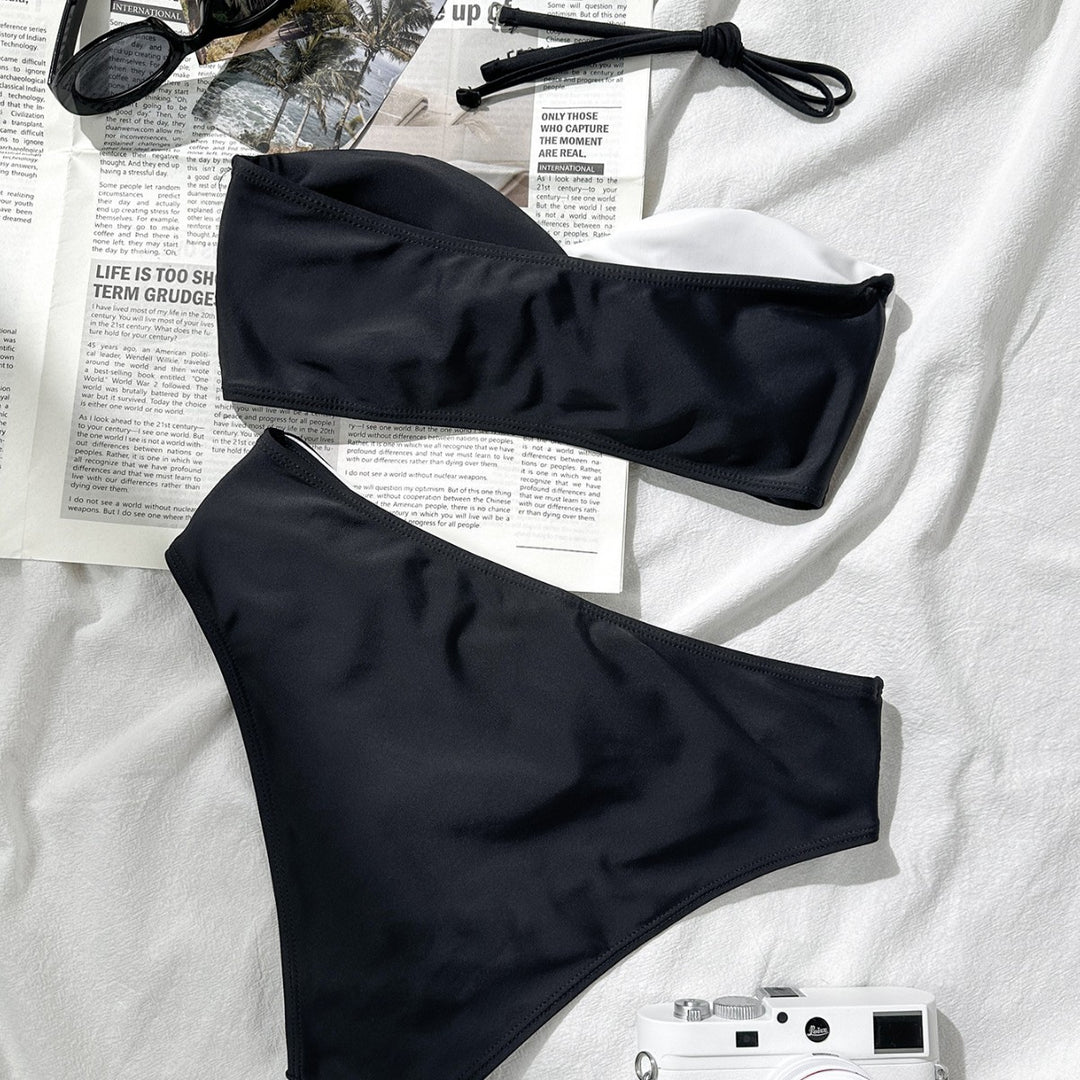 Dame Bandeau-Bikini med elegant twisted-design og højt snit Stilla