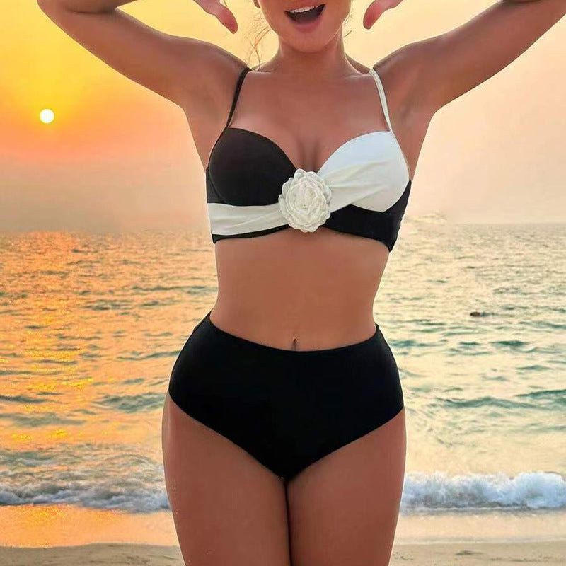 Dame Bikini-sæt med moderigtig blomsterdetalje Stilla