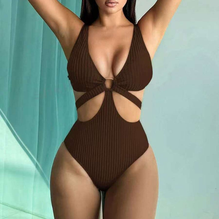 Dame svømmedragt med moderne cut-out og høj bærekomfort Stilla