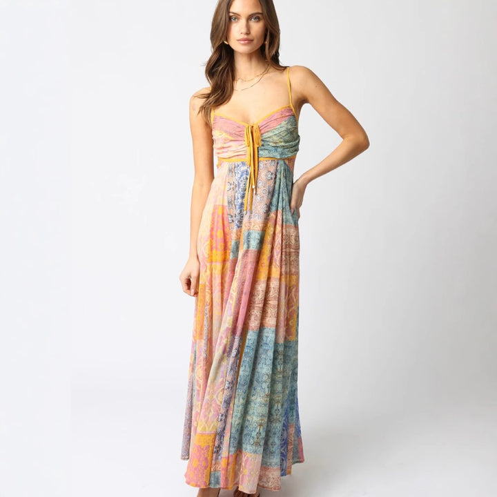 Dame Maxikjole med floralt patchwork-design og justerbare spaghettistropper Stilla
