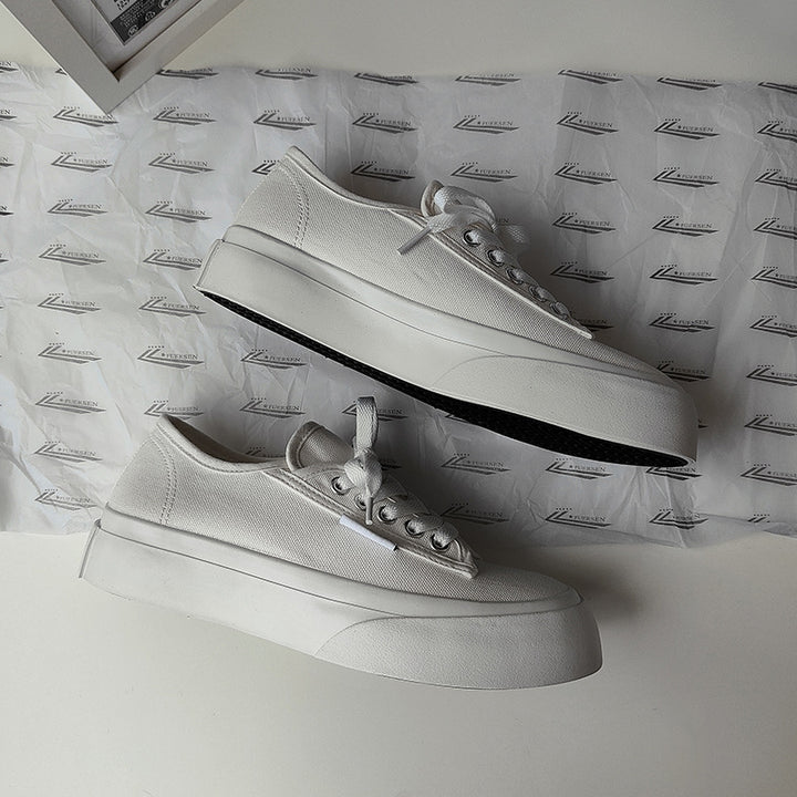 Dame sneakers i minimalistisk klassisk canvas-design med tyk sål Stilla