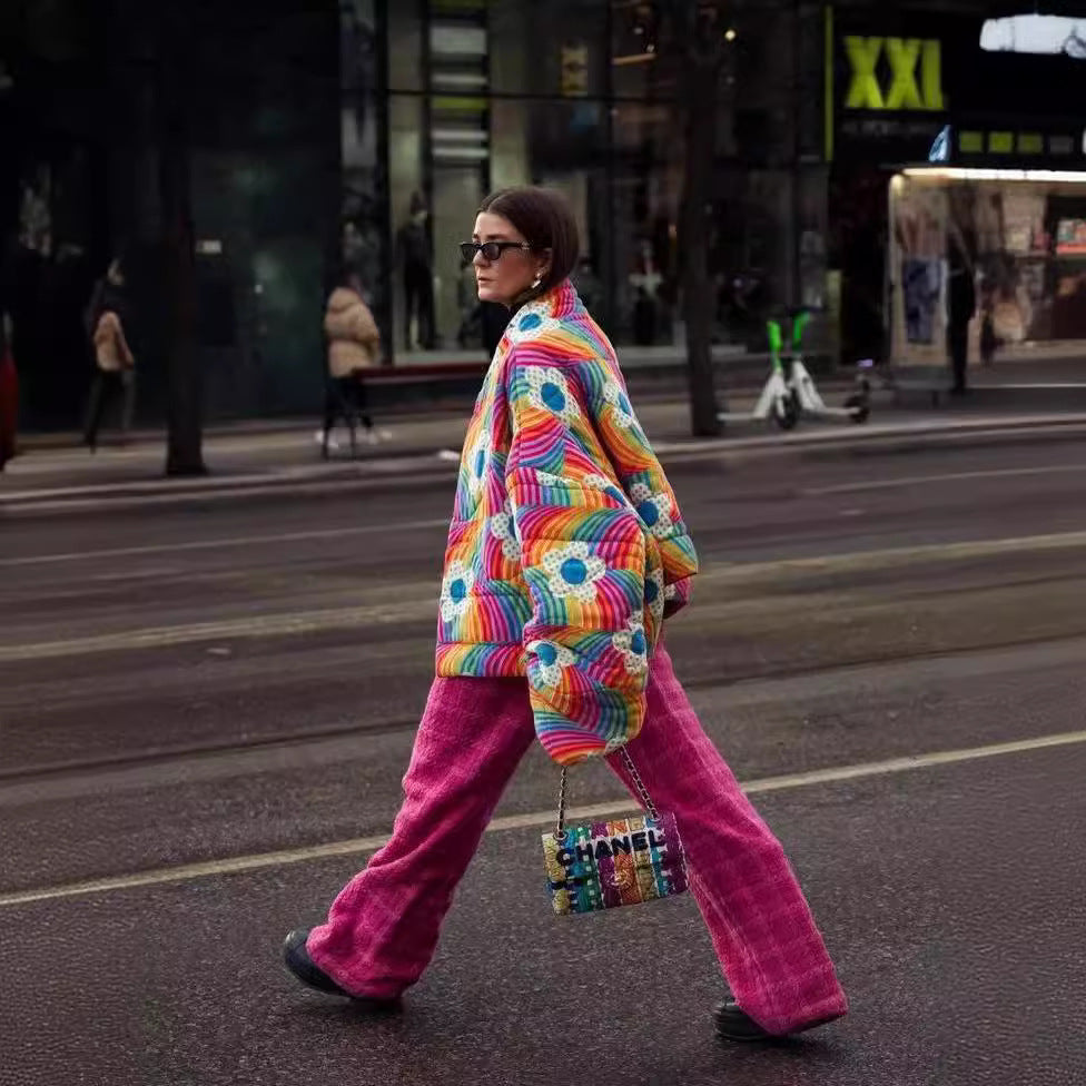 Dame quiltet Oversize-jakke med farverigt blomsterdesign og rummelige lommer Stilla