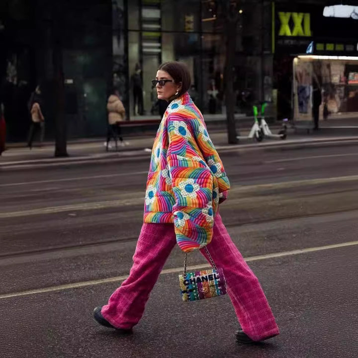 Dame quiltet Oversize-jakke med farverigt blomsterdesign og rummelige lommer Stilla