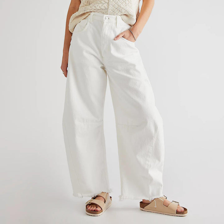 Damevidde jeans med moderigtigt slag og frynset kanter Stilla