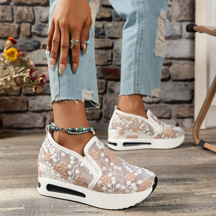 Dame Sporty Sneakers med blomsterbroderi og komfortabel sål Stilla