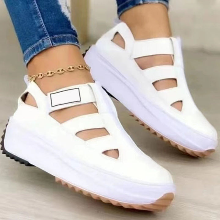 Dame Wedge-Sneaker med moderne cut-out-design og justerbar rem Stilla